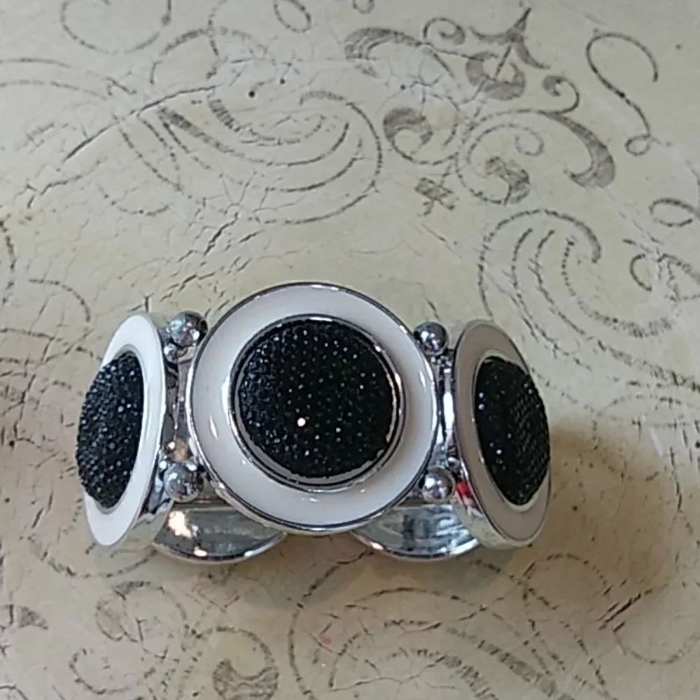 Bracelet - Picture 3 of 5